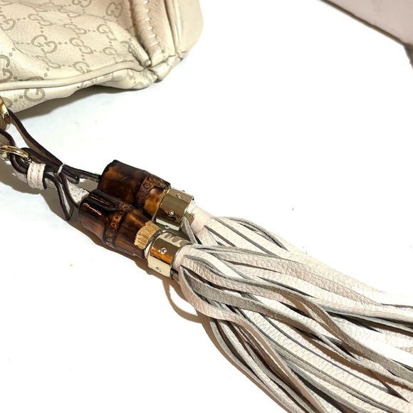 Gucci Beige Hobo Bag with Tassels - Picture 7 of 13